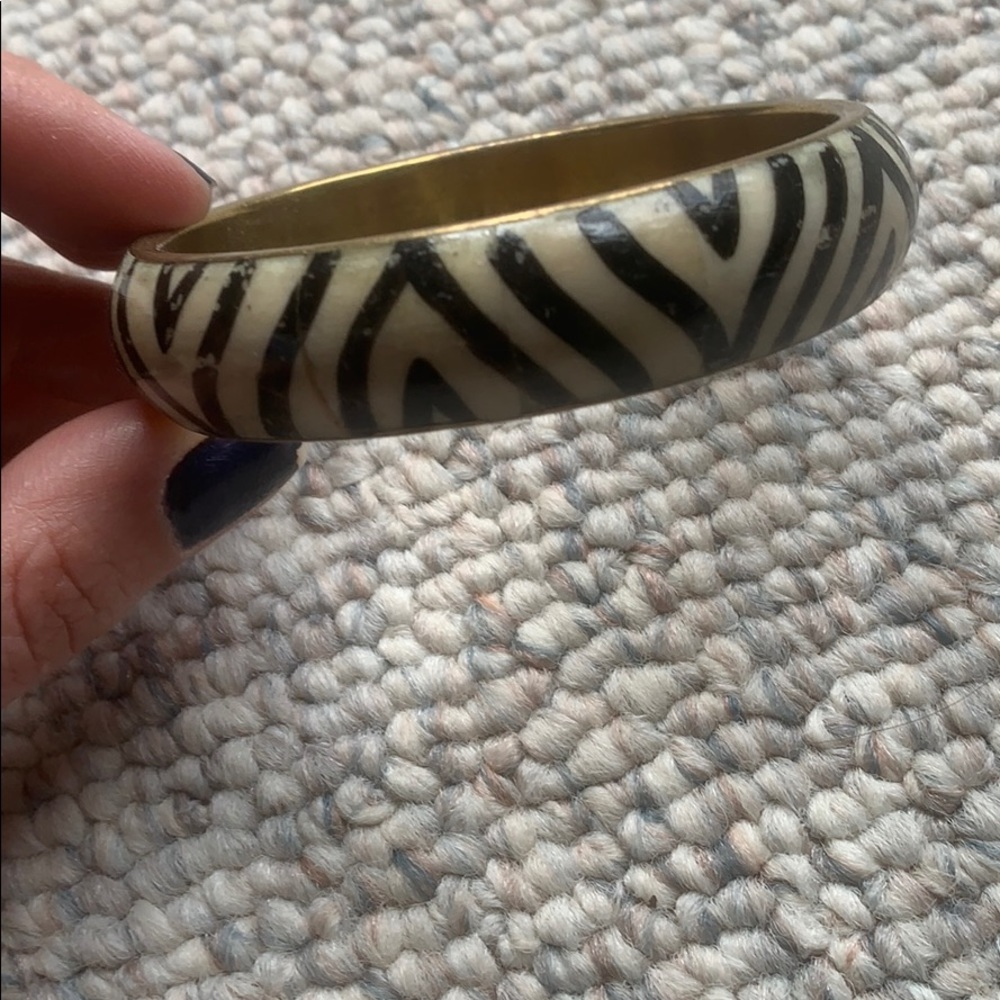 Bangle bracelet
